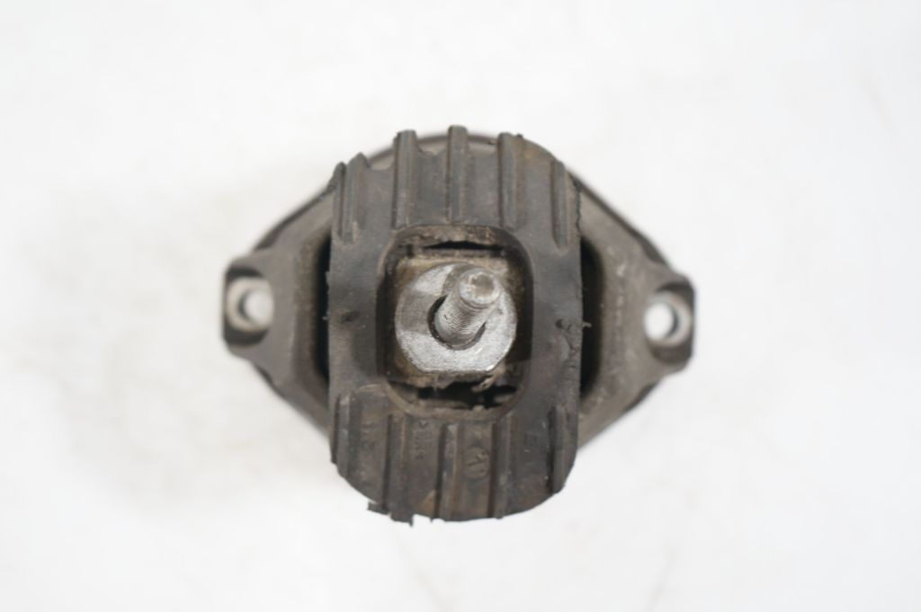 Engine mount bracket (7)