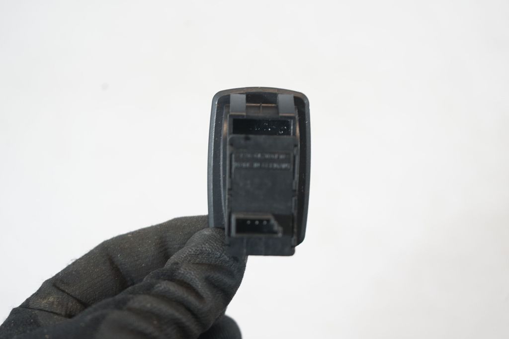 Electric window control switch (6)