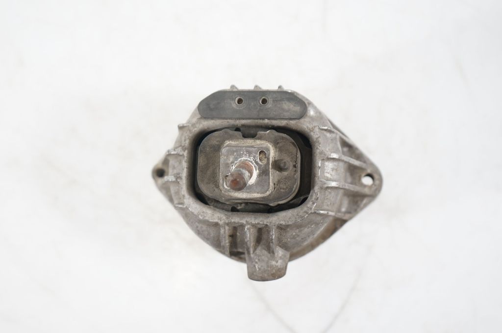 Engine mount bracket (7)