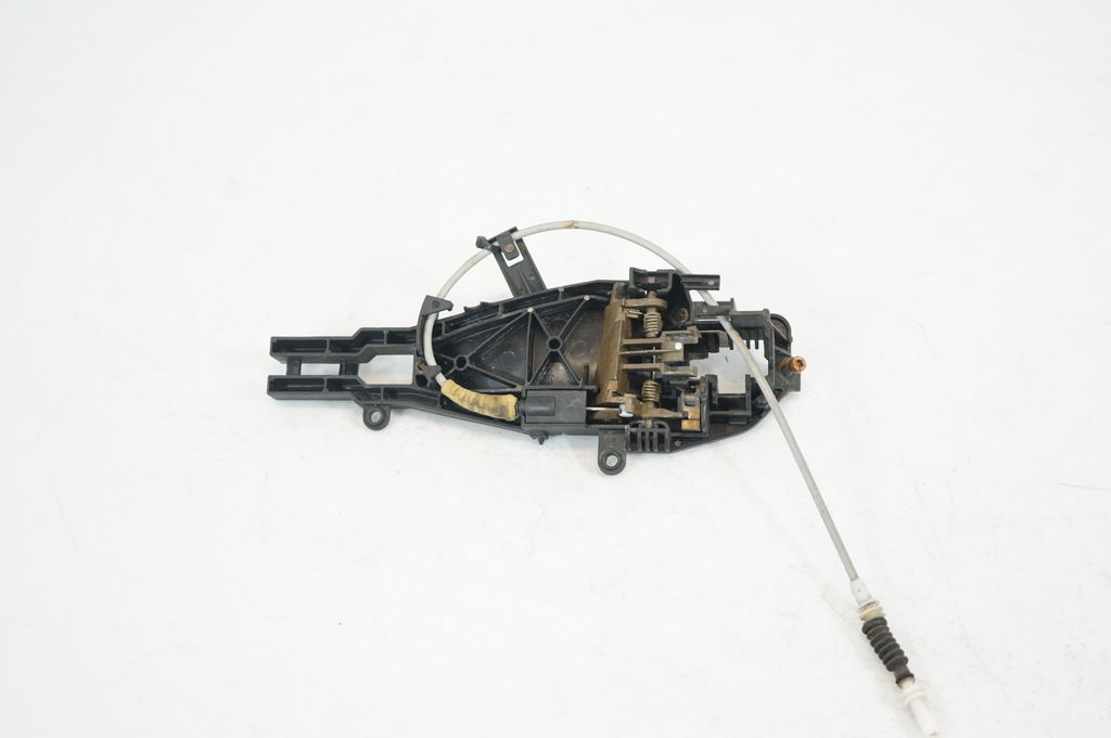 Rear door exterior handle/bracket (5)