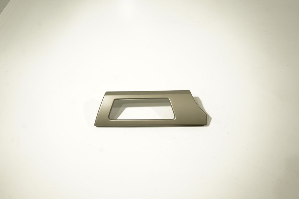 Dashboard glove box trim