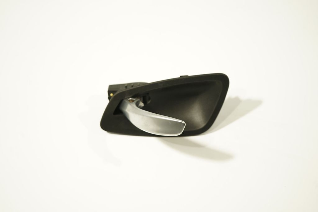 Rear door interior handle (6)