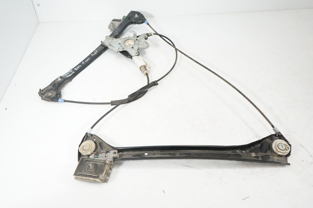 Front door window regulator with motor (4)