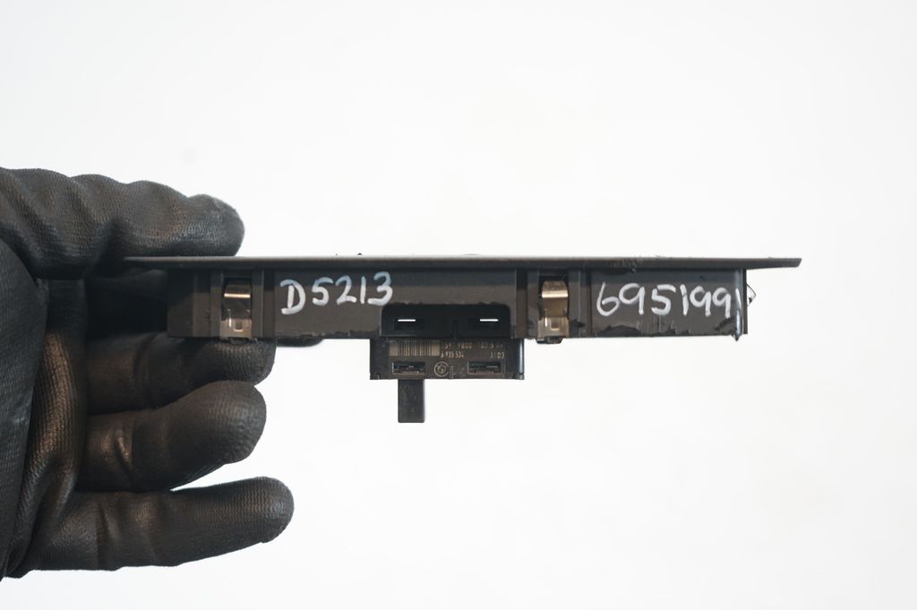 Electric window control switch (8)