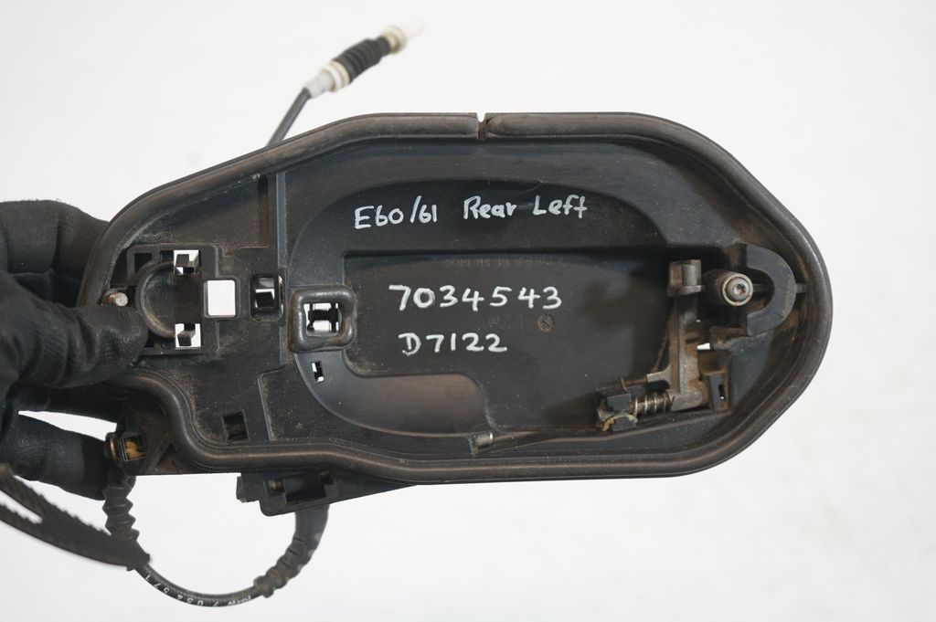 Rear door exterior handle (6)