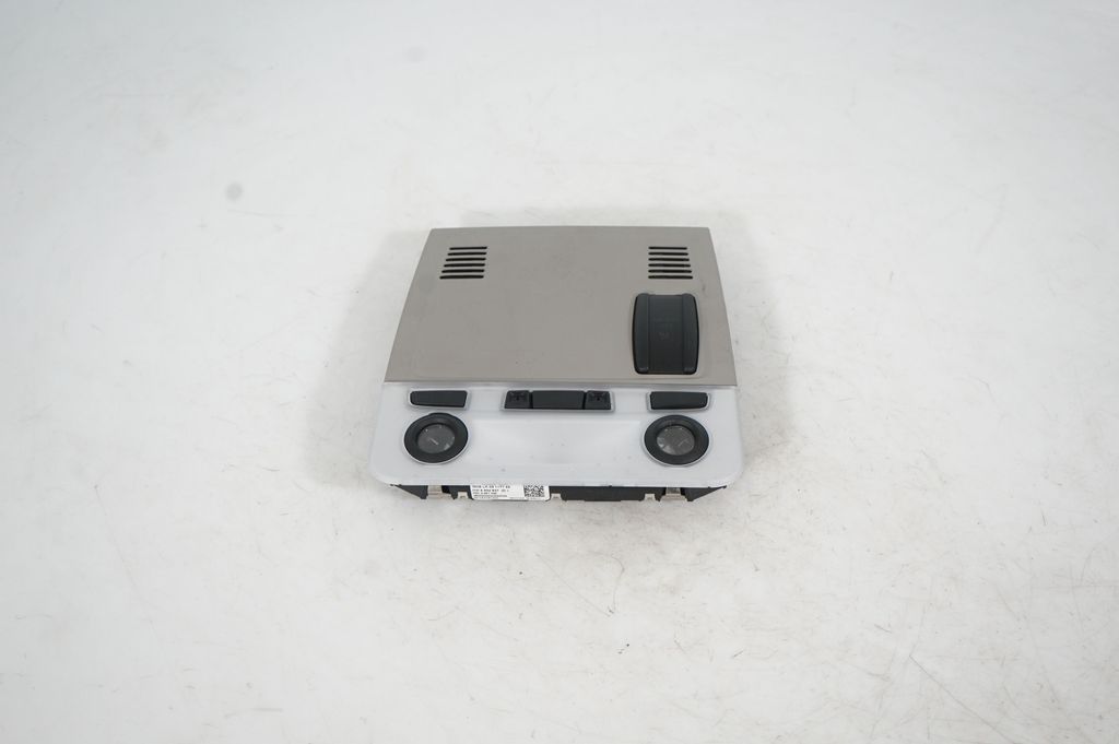 Front seat light (3)