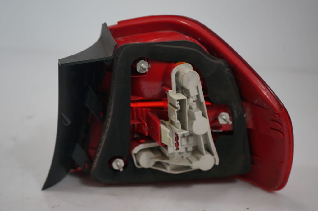 Rear/tail lights (7)