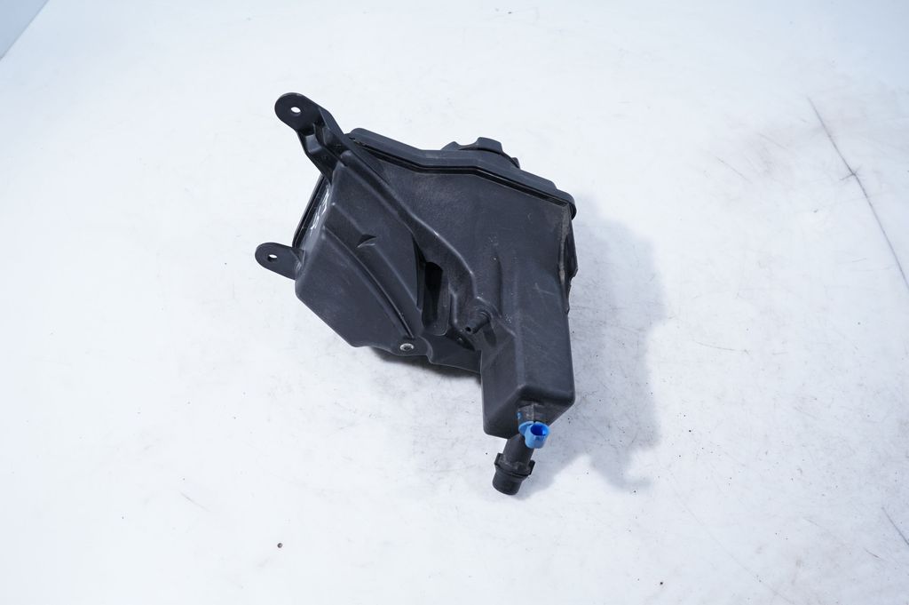 Coolant expansion tank/reservoir (6)