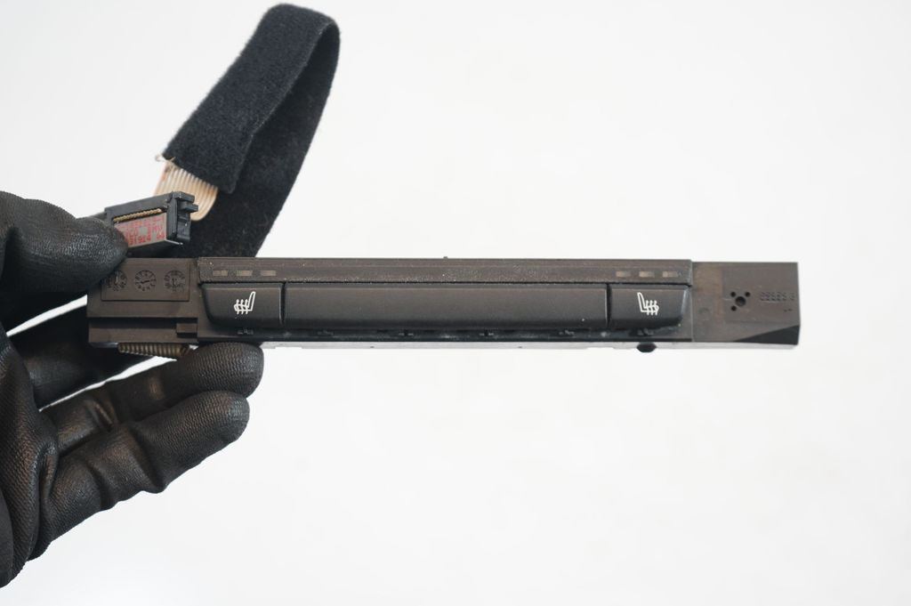 Seat heating switch (6)