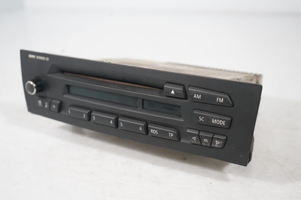 Radio/CD/DVD/GPS head unit (6)