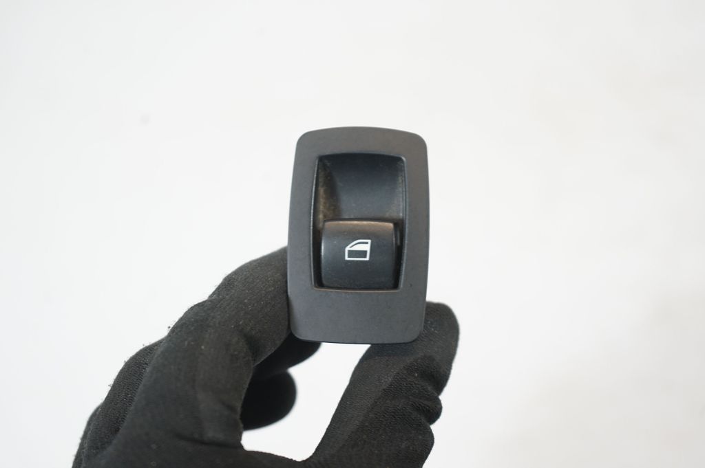 Electric window control switch (6)