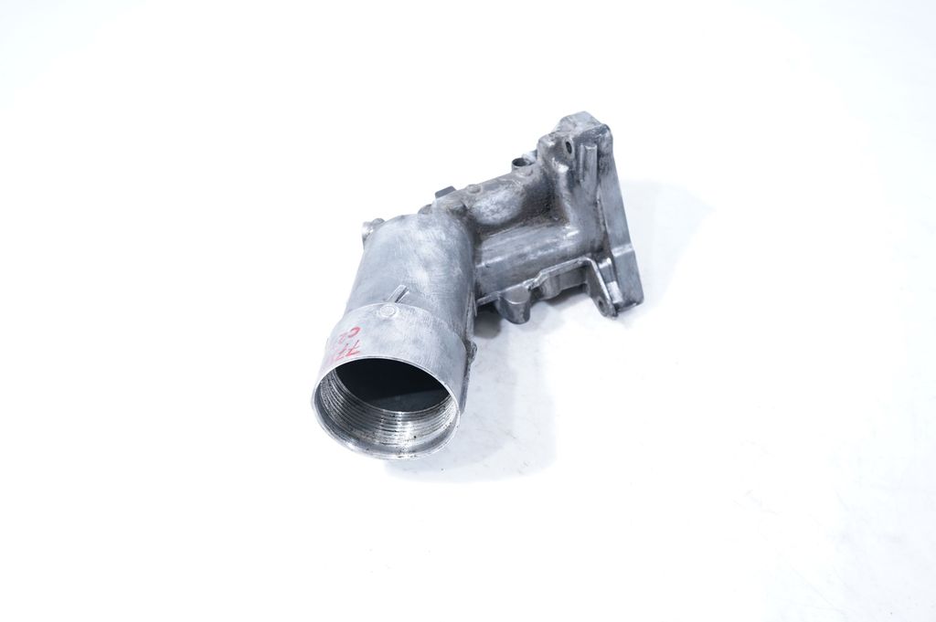 Oil filter mounting bracket (8)