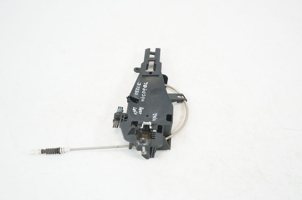 Rear door exterior handle/bracket (2)