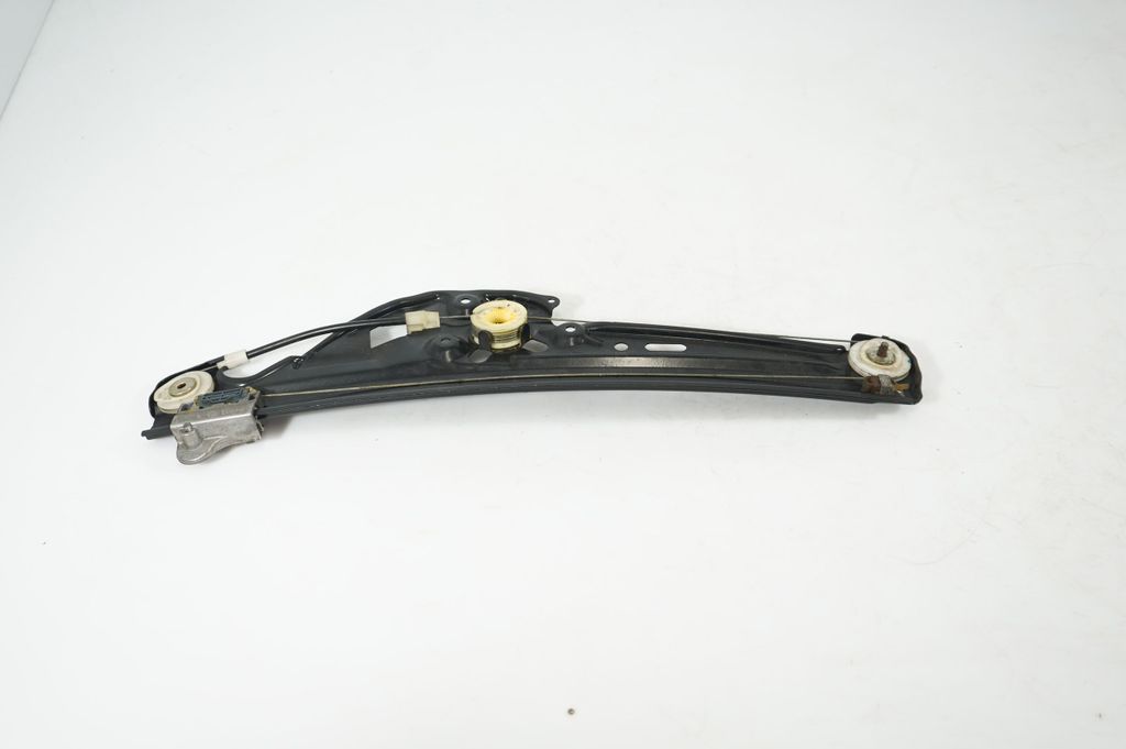 Rear door window regulator with motor (5)
