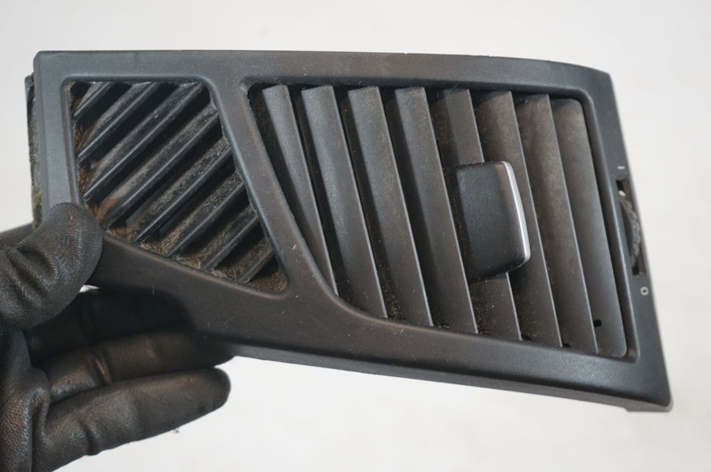 Dashboard side air vent grill/cover trim (8)