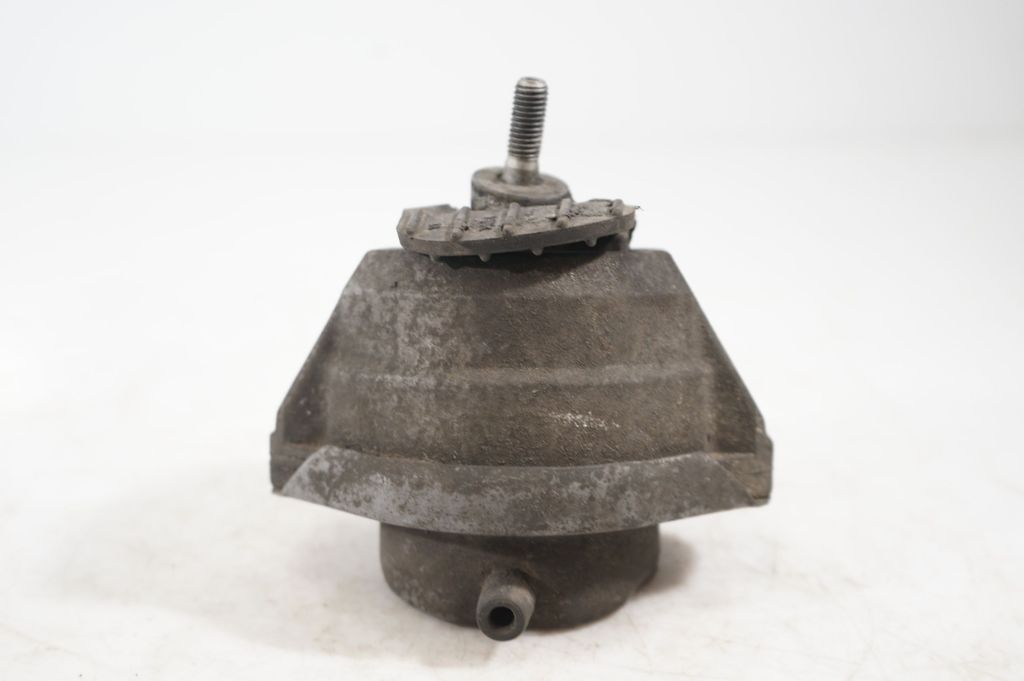 Engine mount bracket (4)