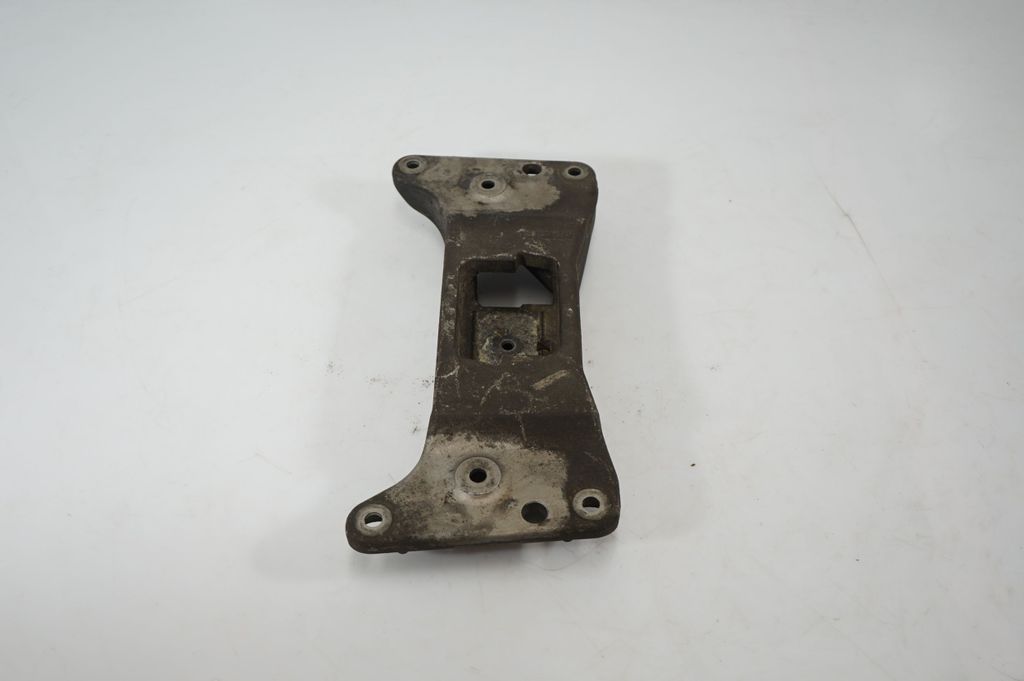 Gearbox mounting bracket (4)