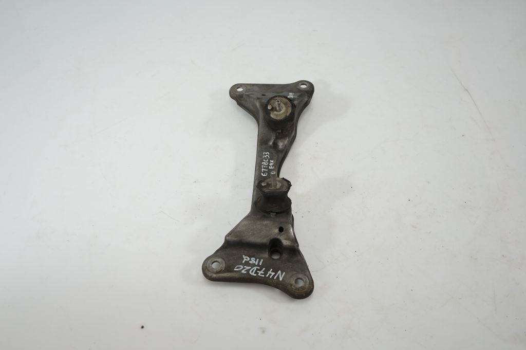 Gearbox mounting bracket (4)