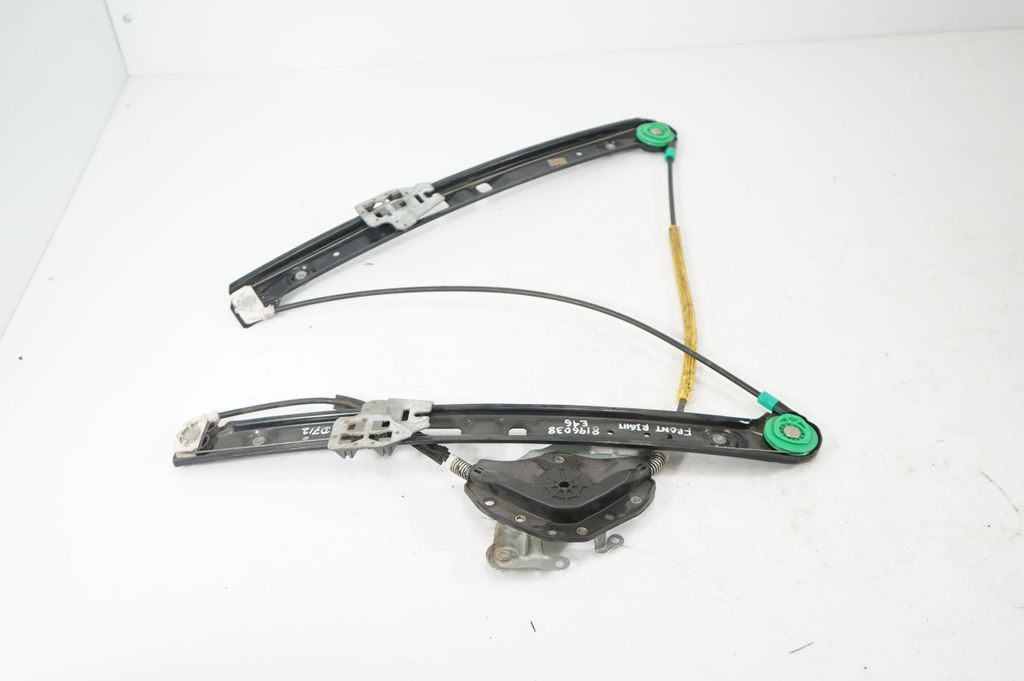 Front door window regulator with motor (3)