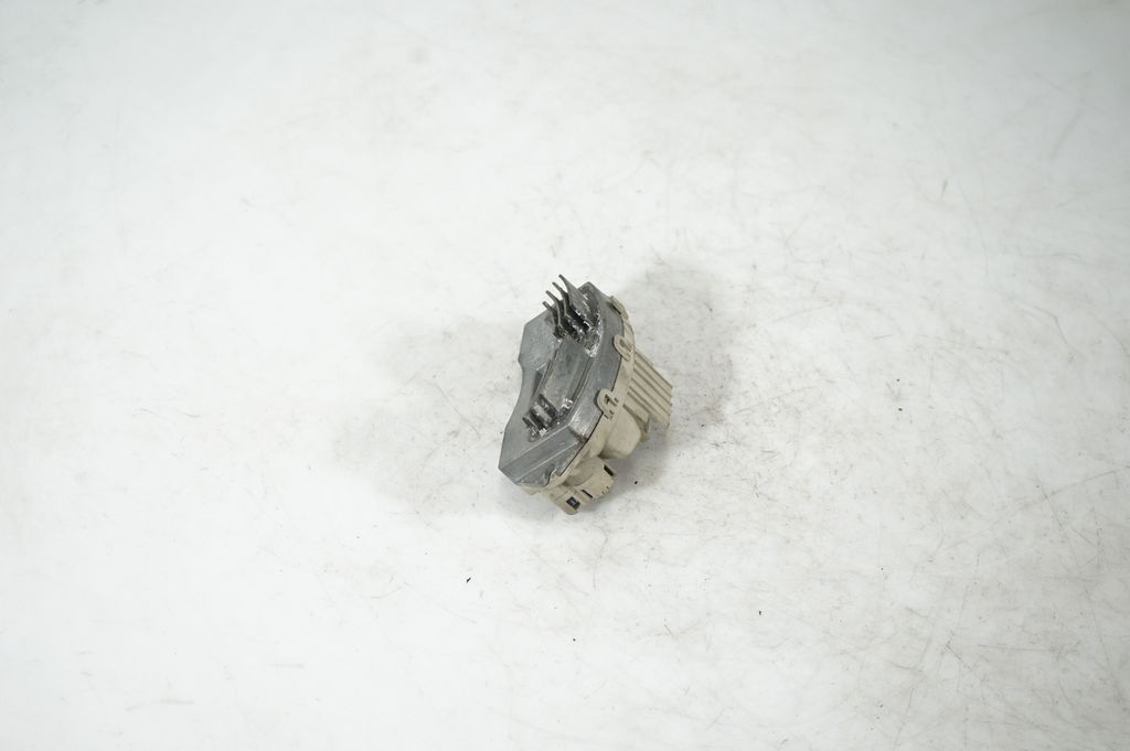 Heater blower motor/fan resistor (2)