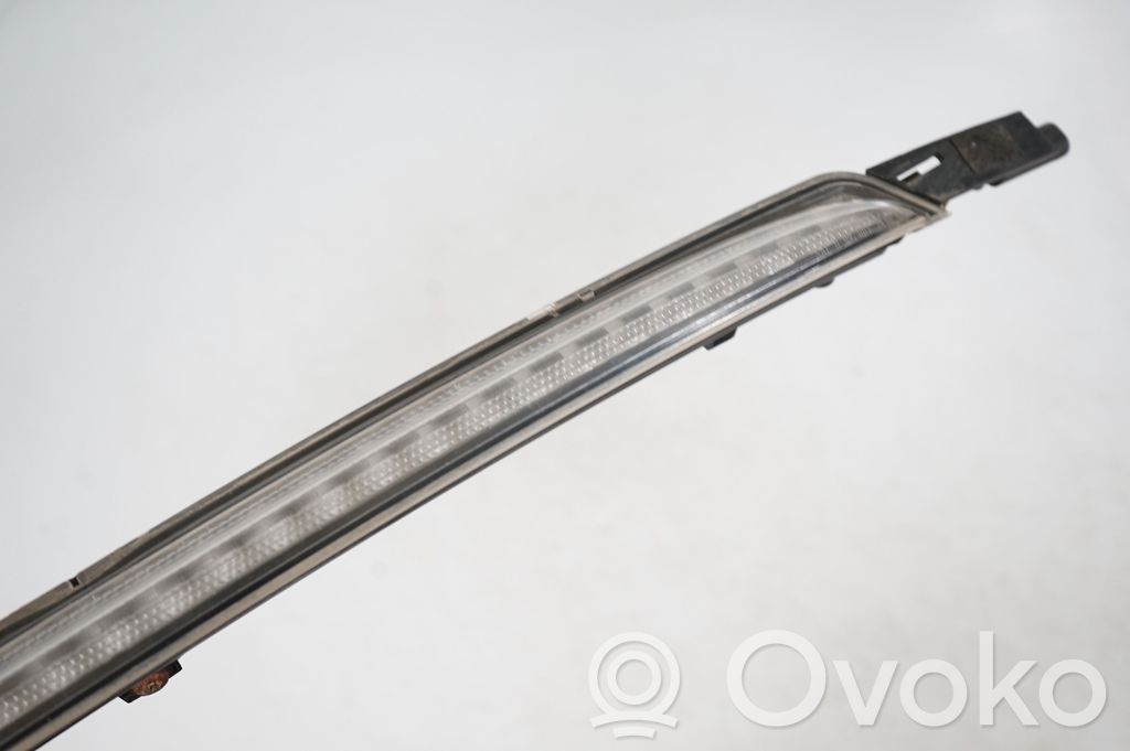 Third/center stoplight (7)