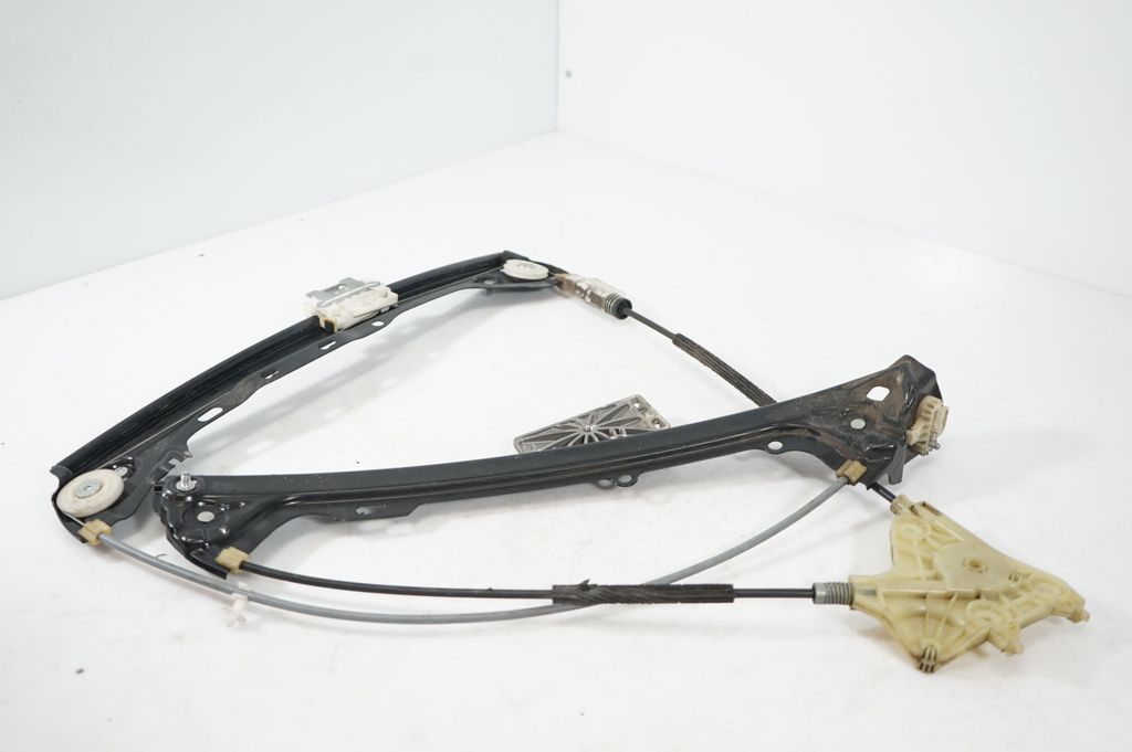 Front door window regulator with motor (6)