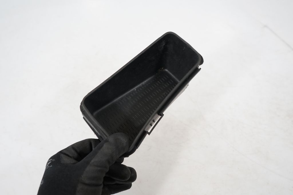 Gear shifter surround trim plastic (7)