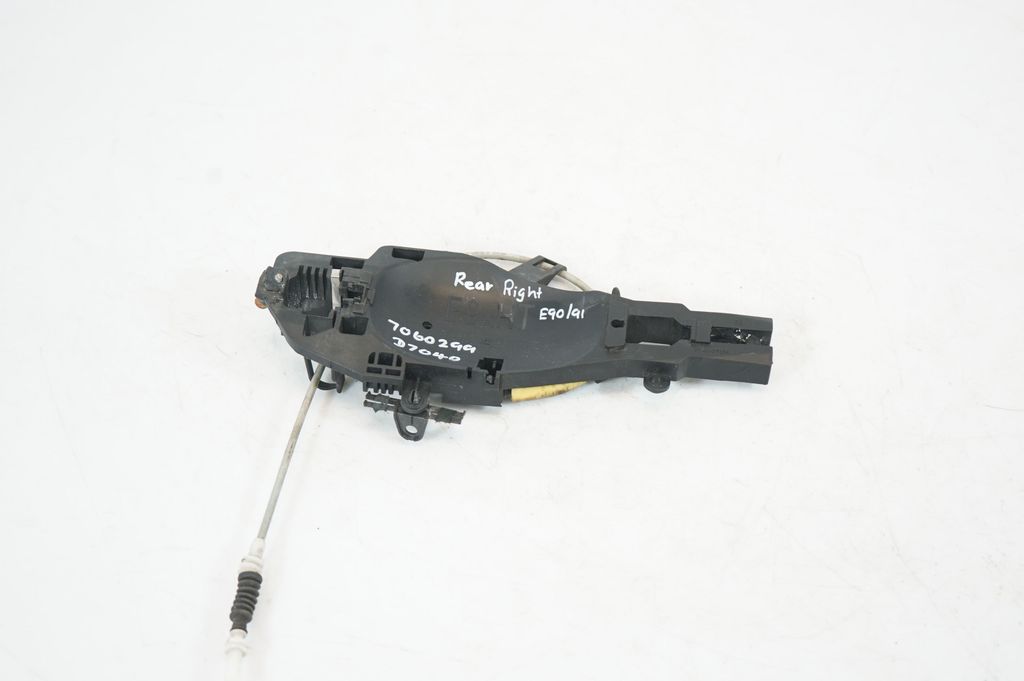 Rear door exterior handle/bracket