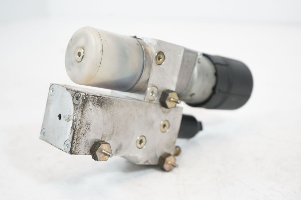 Tailgate hydraulic pump motor (7)