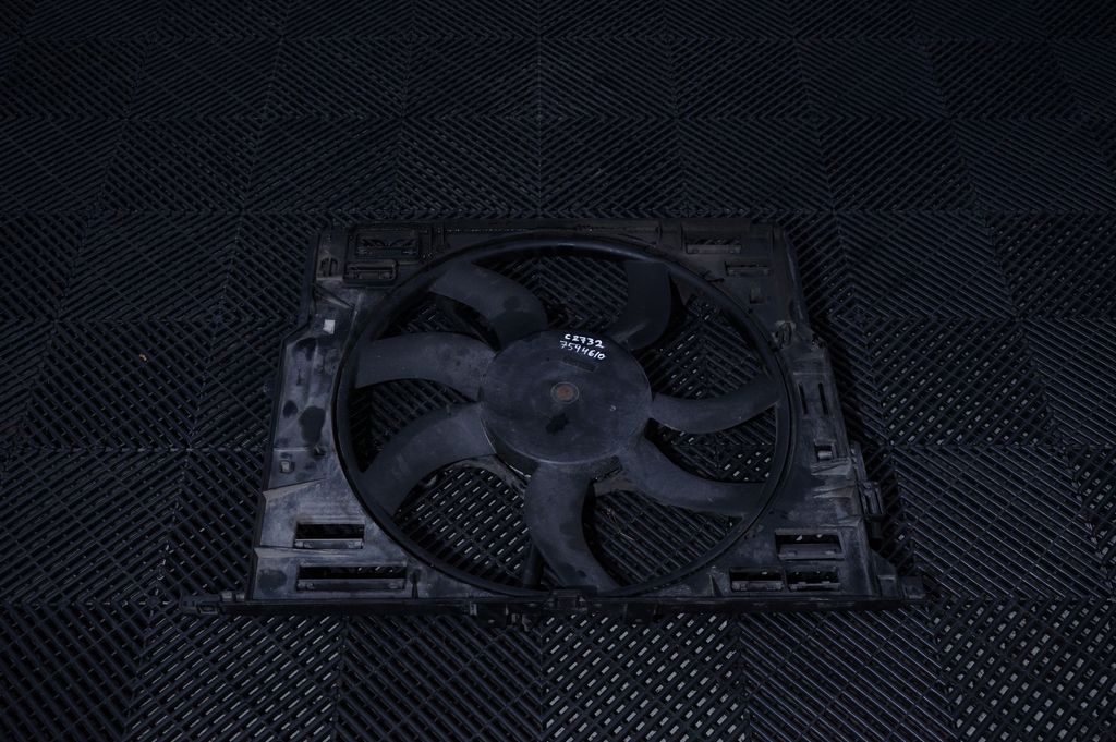 Electric radiator cooling fan