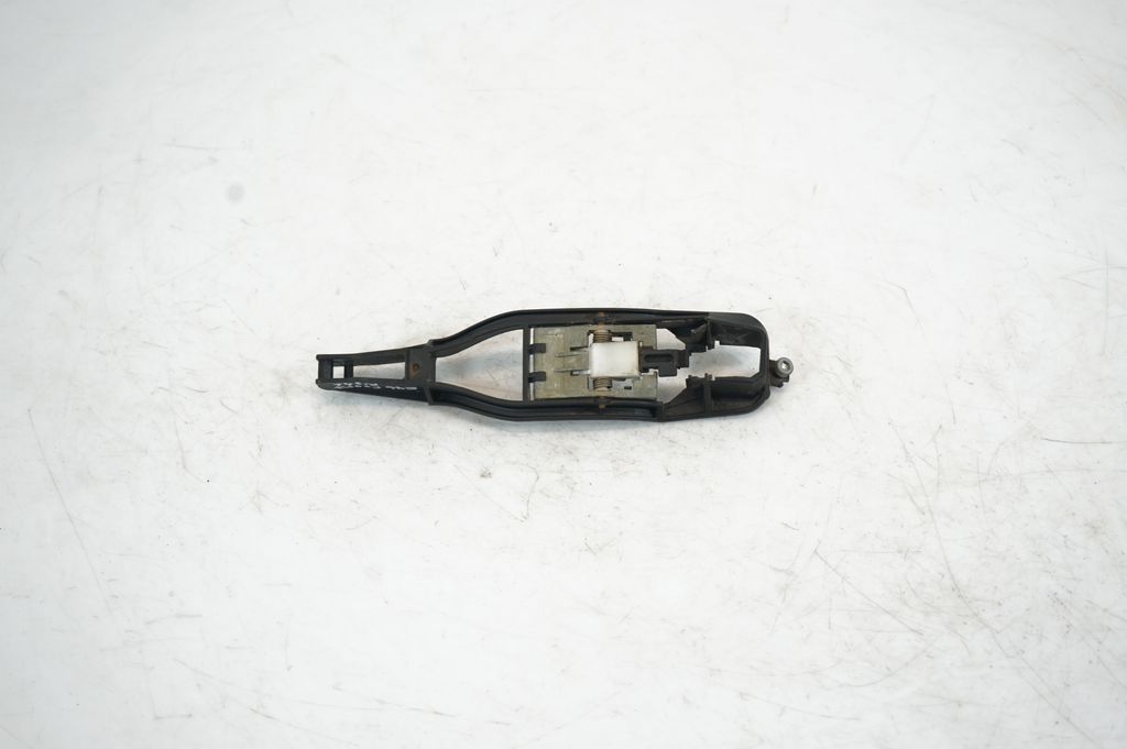 Front door exterior handle (9)