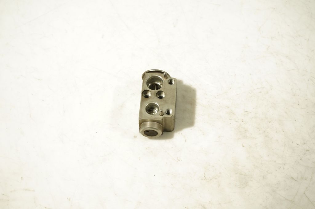 Air conditioning (A/C) expansion valve (2)