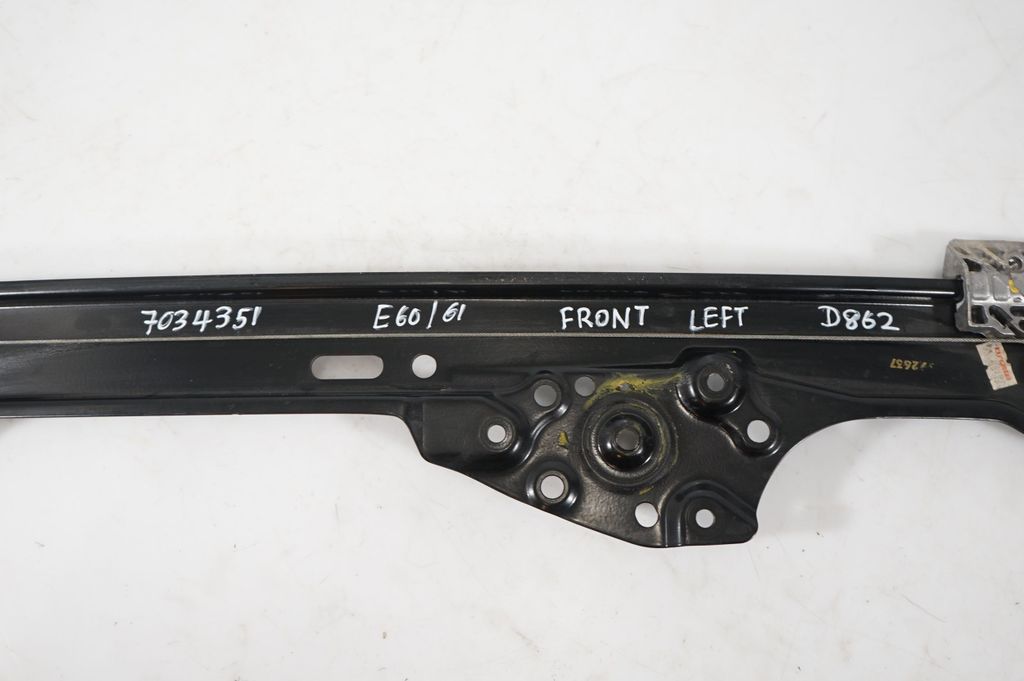 Front door window regulator with motor (9)