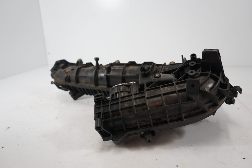 Intake manifold (7)