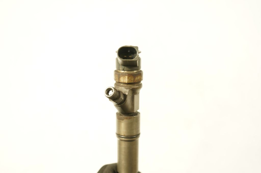 Fuel injector (6)