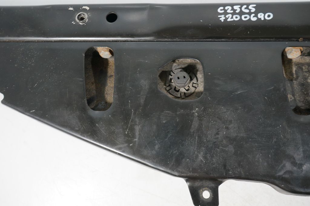 Top upper radiator support slam panel (4)