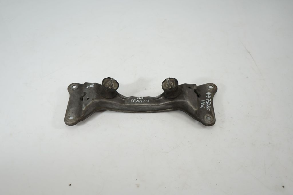 Gearbox mounting bracket (3)