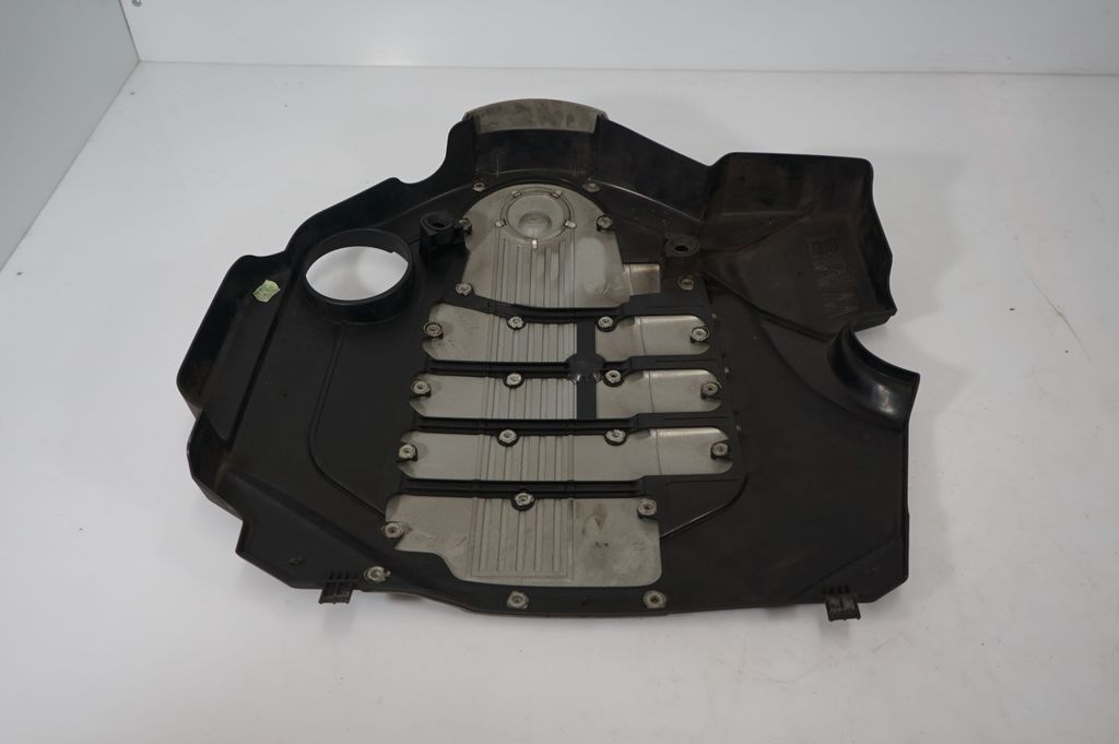 Engine cover (trim) (5)