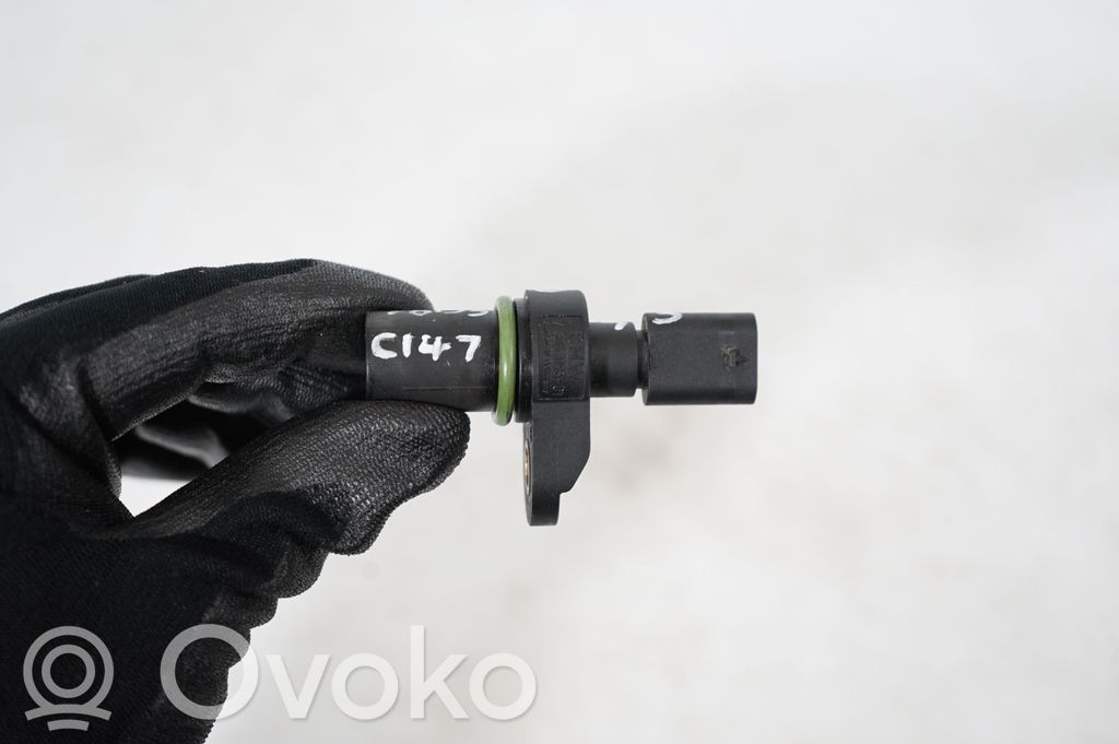 Camshaft position sensor (7)