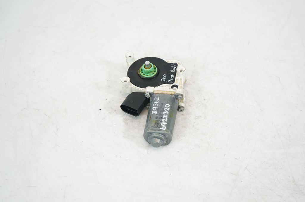 Rear door window regulator with motor (4)