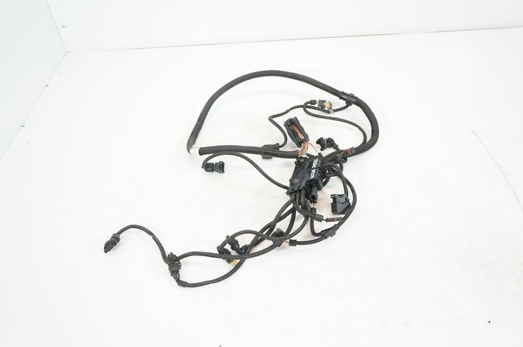 Engine installation wiring loom (2)