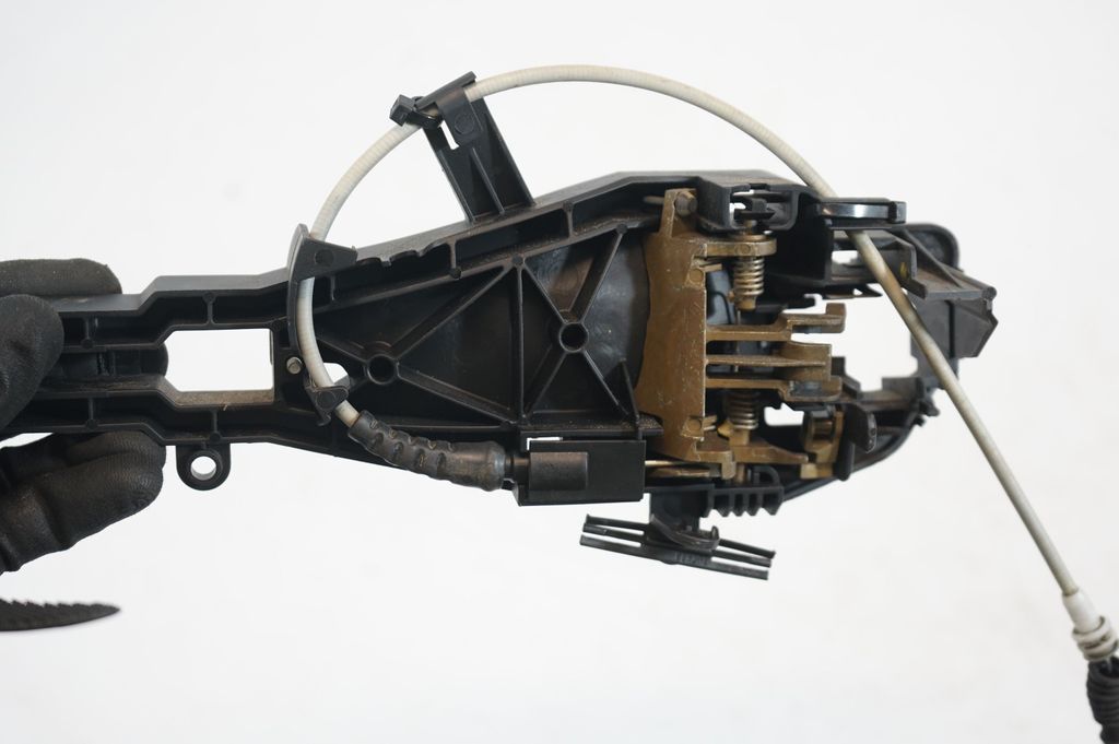 Front door exterior handle/bracket (6)