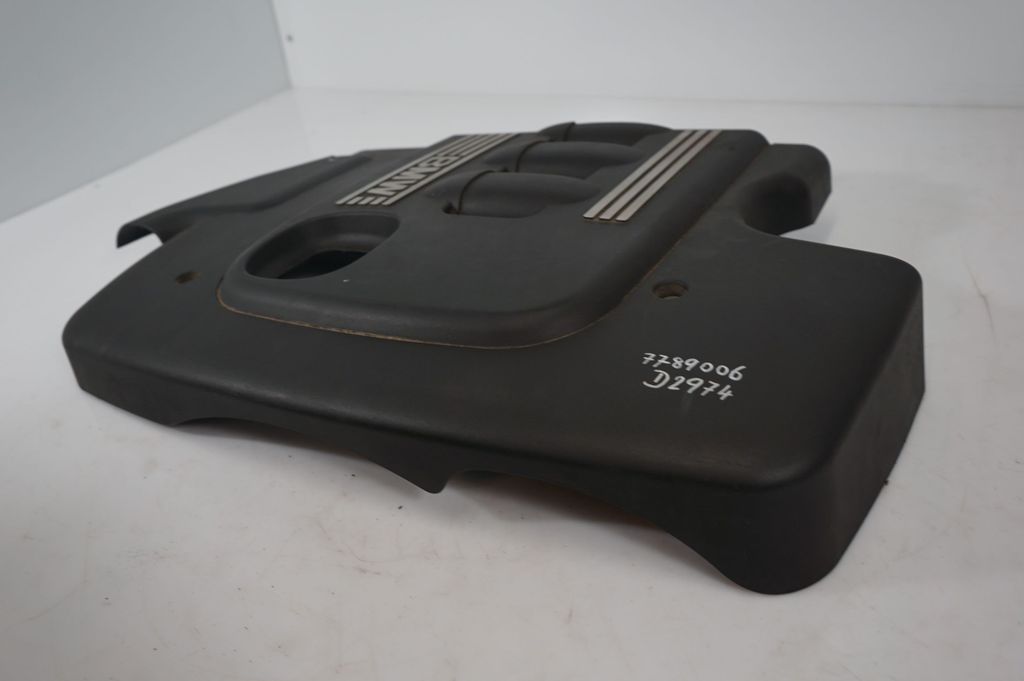 Engine cover (trim) (6)