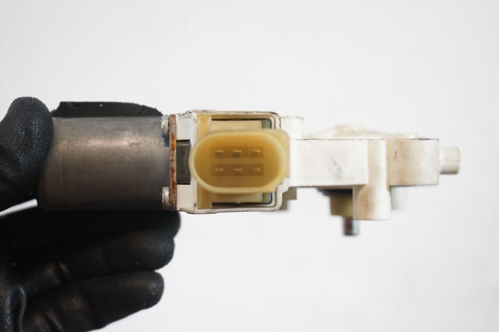 Front door window regulator with motor (6)