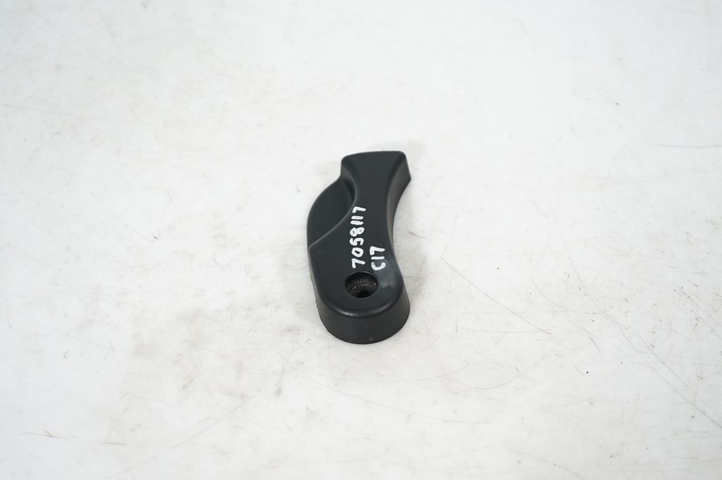 Engine bonnet (hood) release handle (4)