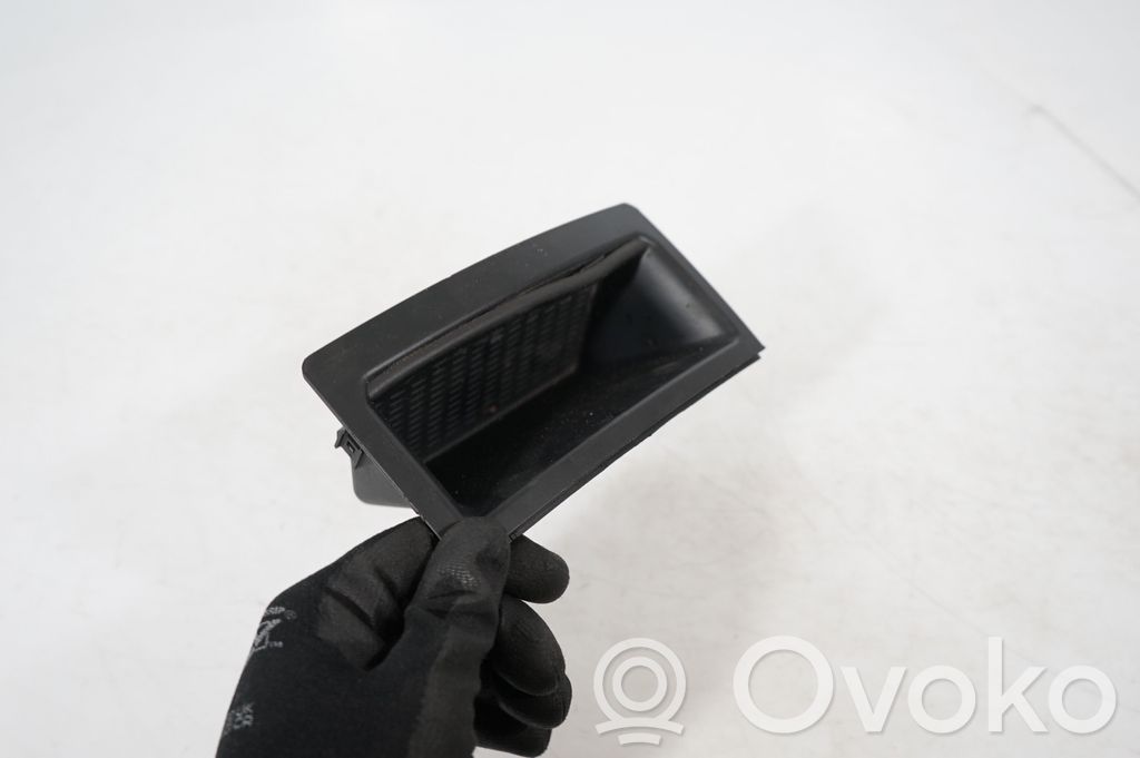 Dashboard storage box/compartment (7)