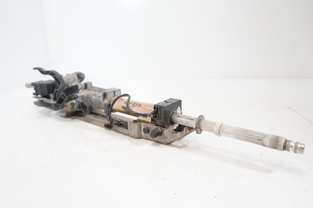 Steering wheel axle (6)