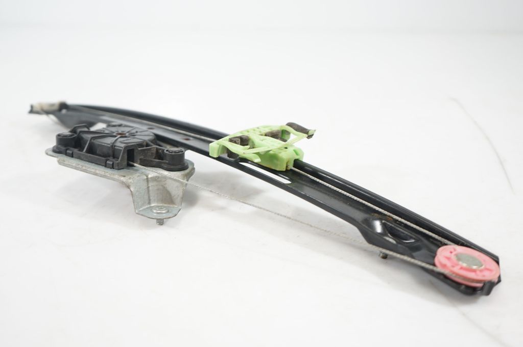 Rear door window regulator with motor (6)