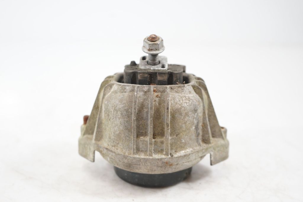 Engine mount bracket (5)