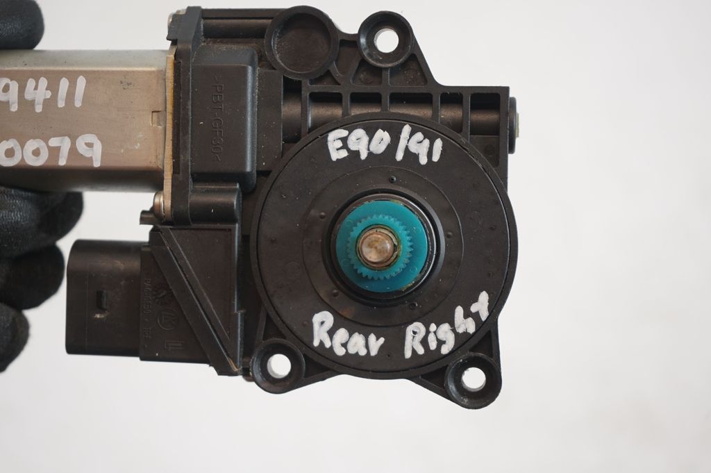 Rear door window regulator with motor (7)